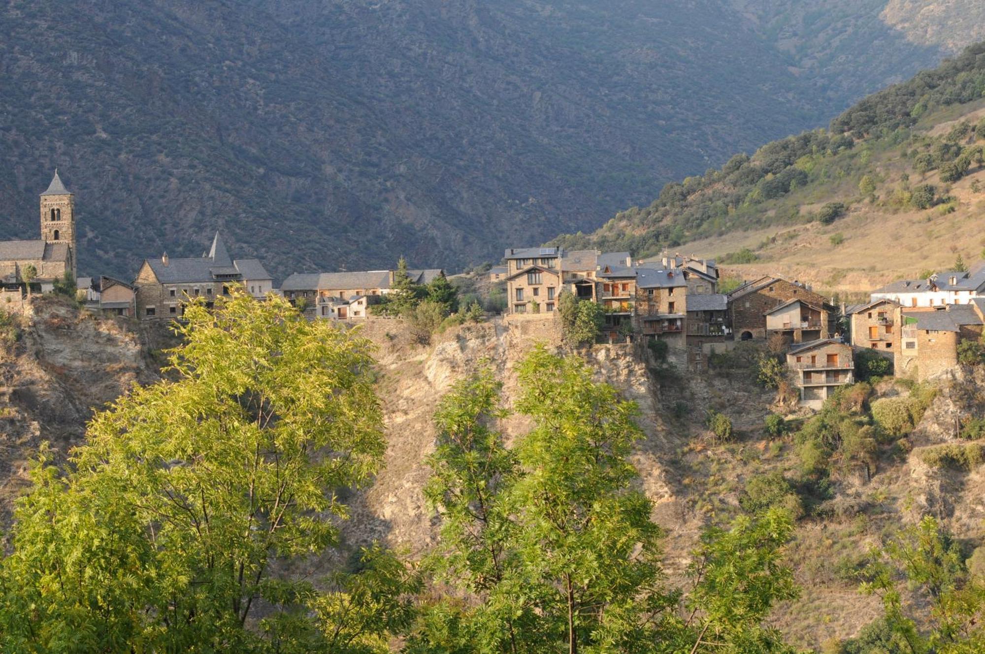 La Comella Tirvia